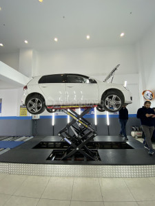 2 METRELİK MAKASLI LİFT RESEPSİYON EKSPERTİZ-TAMİR İÇİN İDEAL