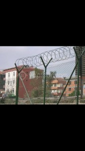 Düzlemsel be helezon jiletli tel