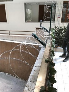 Düzlemsel be helezon jiletli tel