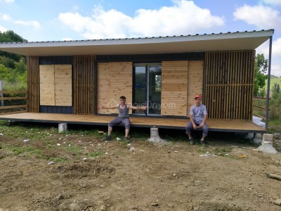 42 M2  VERANDALI BEŞİK ÇATILI İKİ ODA WC DUŞ MUTFAK  ÖZEL ÜRETİM EV KONTEYNER