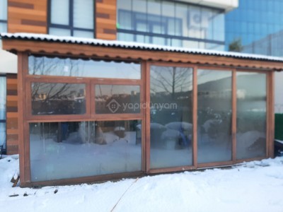 Ahşap kış bahçesi