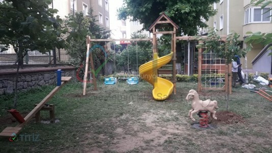 TEK KULELİ DÜZ KAYDIRAKLI TIRMANMALI AHŞAP ÇOCUK OYUN PARKI