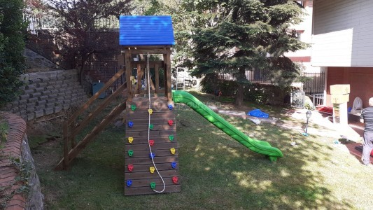 TEK KULELİ DÜZ KAYDIRAKLI DAĞCI TIRMANMALI AHŞAP ÇOCUK OYUN PARKI