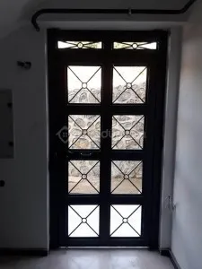 Apartman kapı