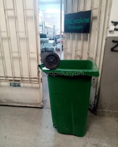 çöp konteyneri tekerlek borusu